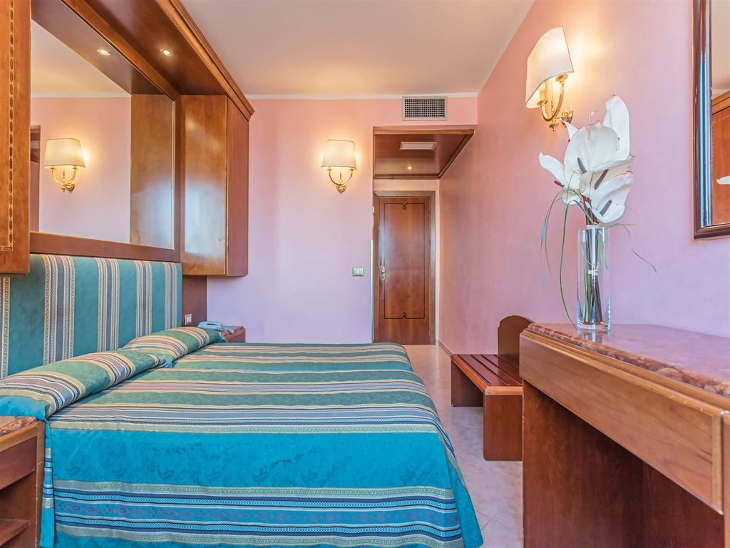 Raeli Hotel Siracusa Róma Kültér fotó