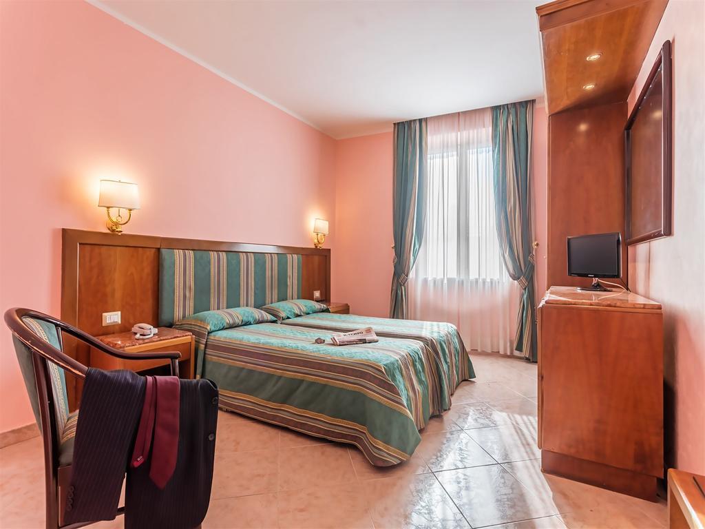 Raeli Hotel Siracusa Róma Kültér fotó
