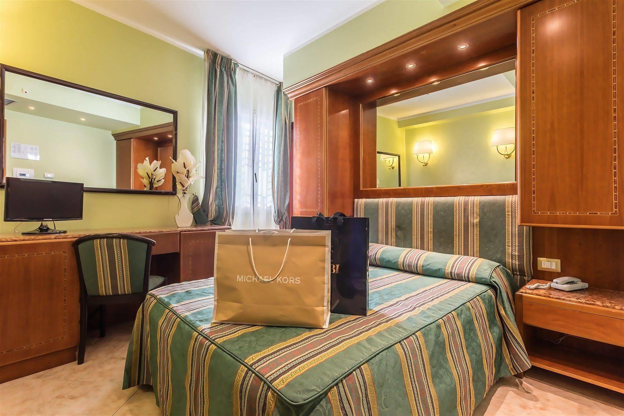 Raeli Hotel Siracusa Róma Kültér fotó