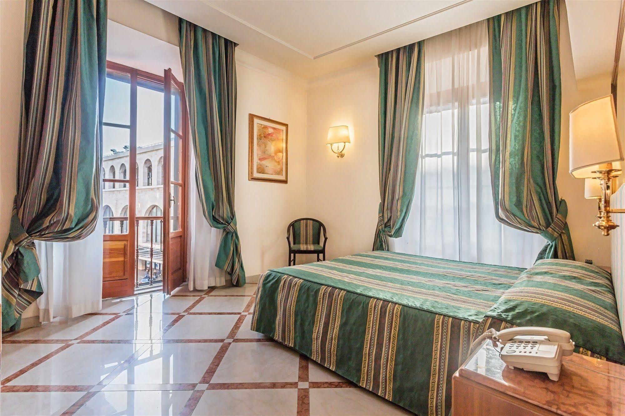 Raeli Hotel Siracusa Róma Kültér fotó